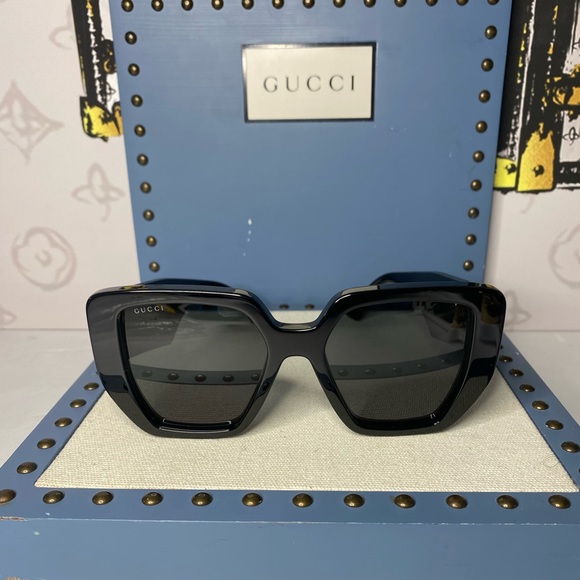 GUCCI Grey Geometric Ladies Sunglasses
GG0956S 003 54 - Picture 3 of 14